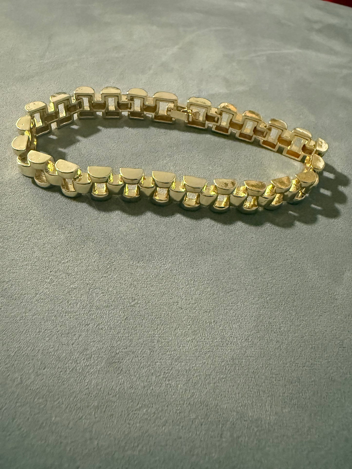Lavish Bracelet Gold-Plated