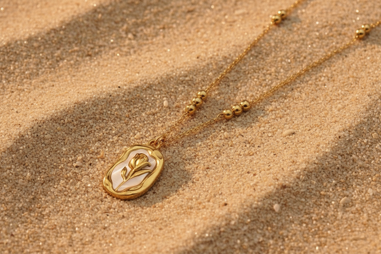 Zells Flower Necklace, 18K Gold Plated Steel