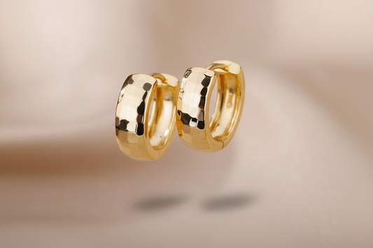 Le Crush Earrings Gold Plated Huggies